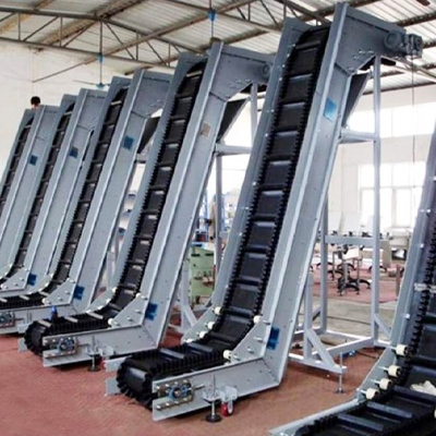 提升輸送機(jī)